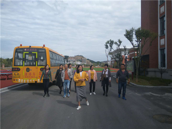 城開投公司開展十月“主題黨日”活動——豐富黨課內(nèi)容,激發(fā)黨員動力