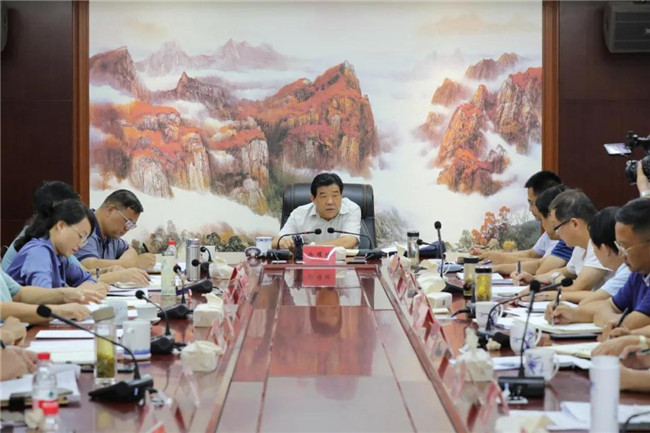 昌南新區召開重點項目調度會